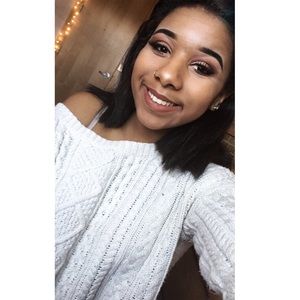 Meet your Posher, Mia